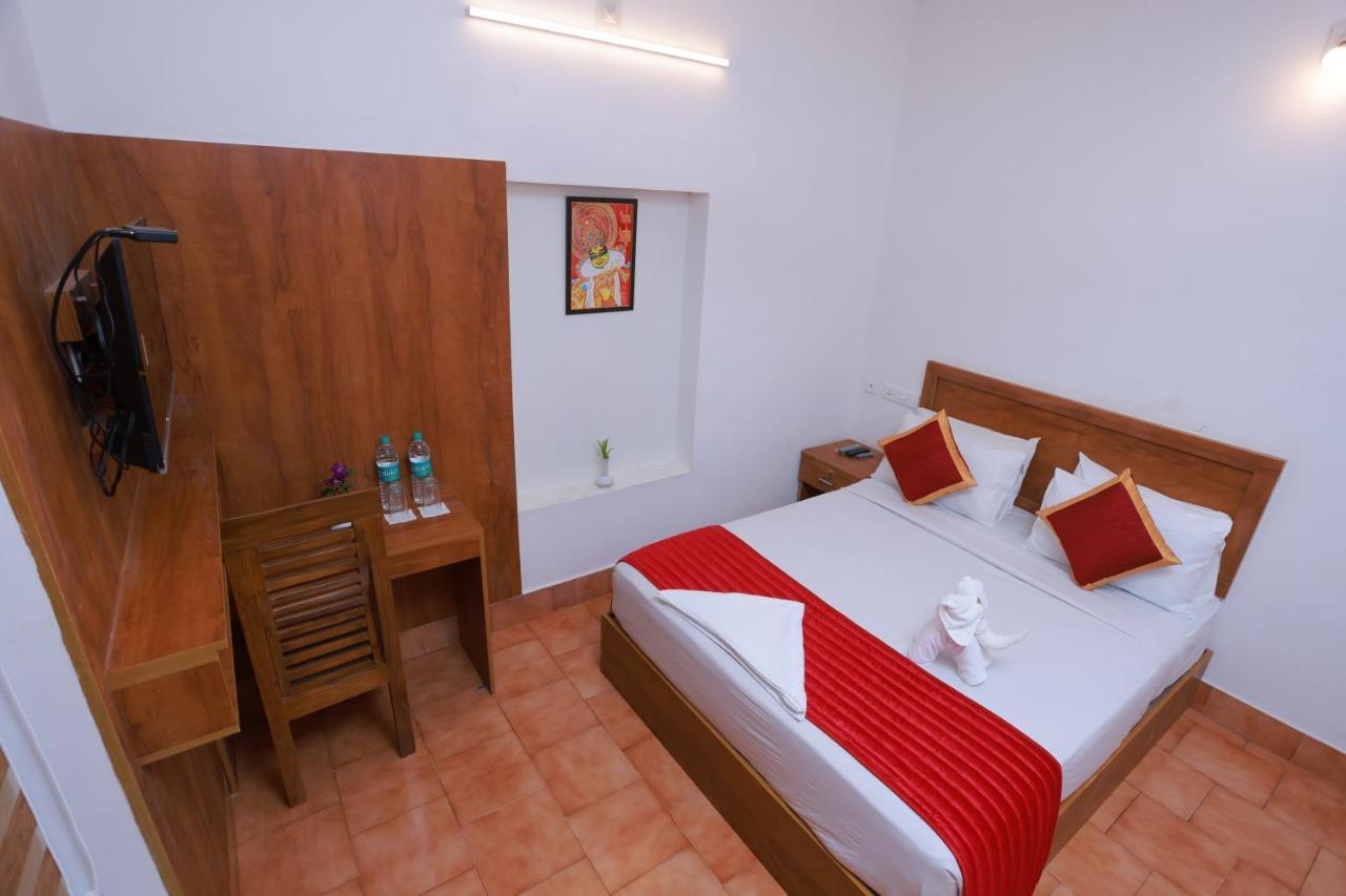 Malavikas Black Beach Resort Varkala Exterior photo