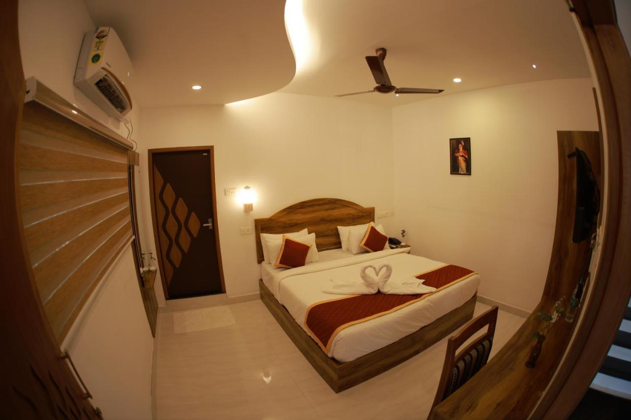 Malavikas Black Beach Resort Varkala Exterior photo